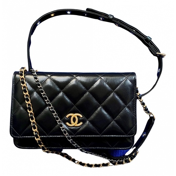 Chanel goatskin WOC (cruise 2021/2022 wallet on chain) - Picture 6 of 16